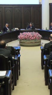 Премьер-министр Никол Пашинян выступает с заявлением о программе «16 миллионов» для приграничных сел Гегаркуника