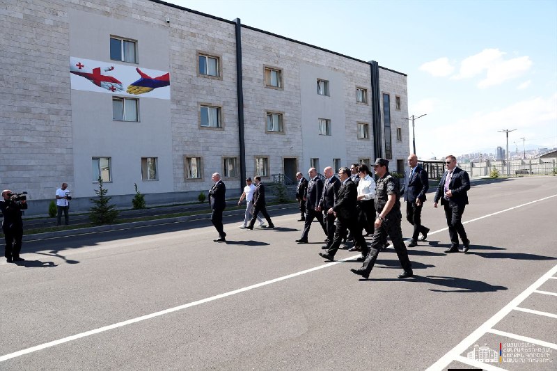 Министр внутренних дел Грузии Сулхан Тамазашвили в Центре оперативного управления 112 в Армении