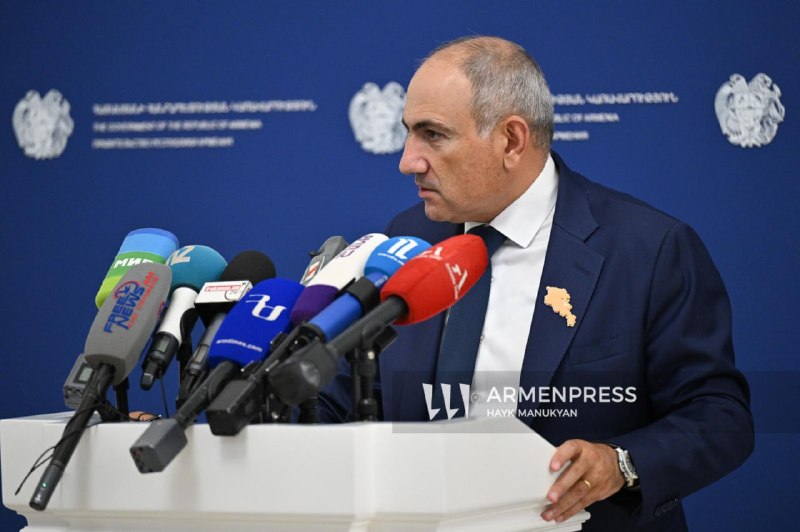 Премьер-министр Армении Никол Пашинян на брифинге в правительстве, Ереван
