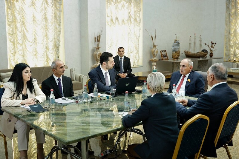 Премьер-министр Никол Пашинян в экспо-центре «Меридиан» во время осмотра подготовки к COP17 в Армении