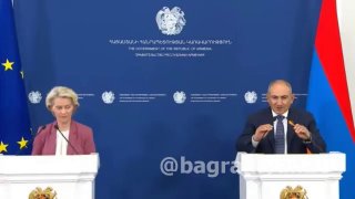 Никол Пашинян отвечает на вопросы журналистов в Севане