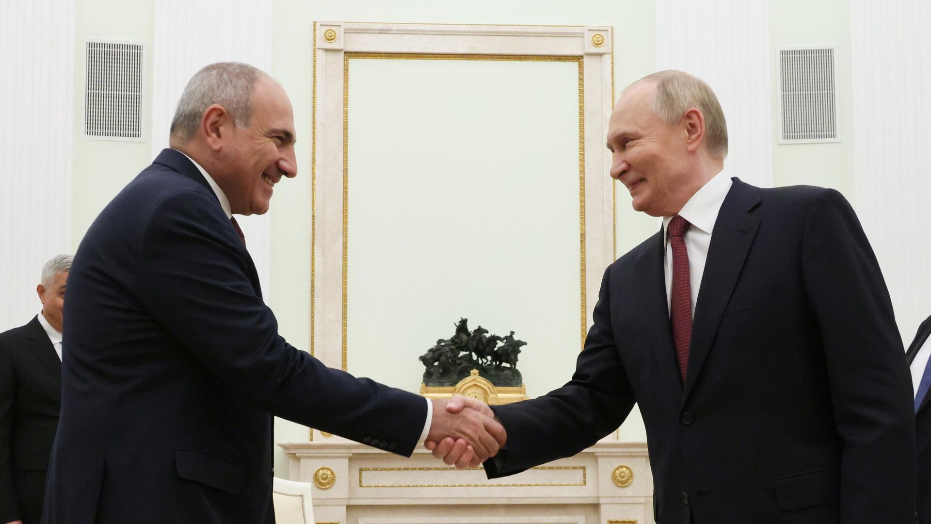 Поздравление Пашиняна Путину: Армения и Россия укрепляют сотрудничество