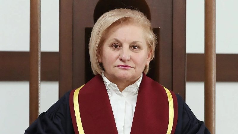 Здание Конституционного суда Армении в Ереване, судьи на заседании