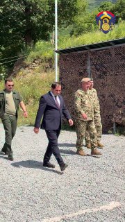 Министр обороны Сурен Папикян на встрече с участниками сборов в Гегаркунике