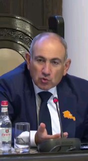 Премьер-министр Армении Никол Пашинян выступает с заявлением о новых экспортных путях и диверсификации бизнеса