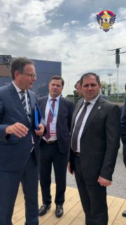 Министр обороны Армении Сурен Папикян на встрече с представителями Airbus и KNDS в Париже