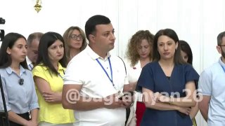 Никол Пашинян на брифинге 9 июля в Ереване, обсуждает проект TRIPP