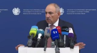 Никол Пашинян выступает на предвыборном митинге в Гегаркунике