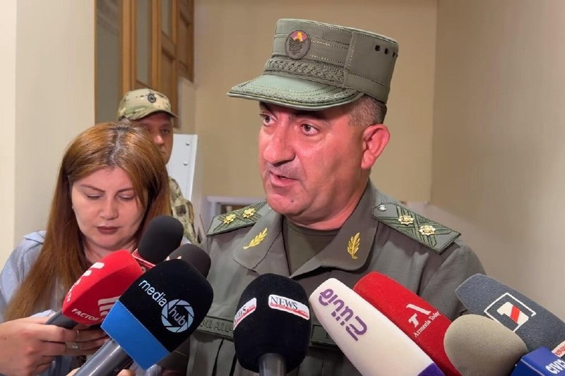 Начальник Генштаба Армении Эдвард Асрян в парламенте
