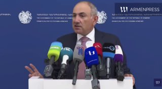 Премьер-министр Армении Никол Пашинян на пресс-конференции в Севане