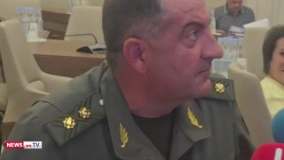 Начальник Генштаба Эдвард Асрян на пресс-конференции в Гегаркунике