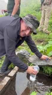 Никол Пашинян на фоне озера Севан, Гегаркуник
