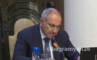 Никол Пашинян и Урсула фон дер Ляйен на встрече в Ереване, обсуждающие торговые меры для Армении
